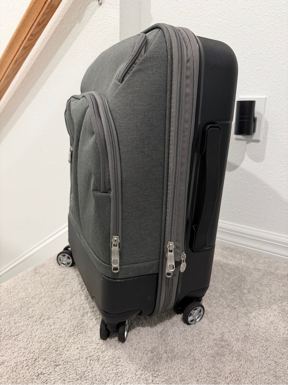 Ebags Mother Lode Convertible Carry-On Suitcase Expandable Wheels Graphite Gray - Picture 2 of 8